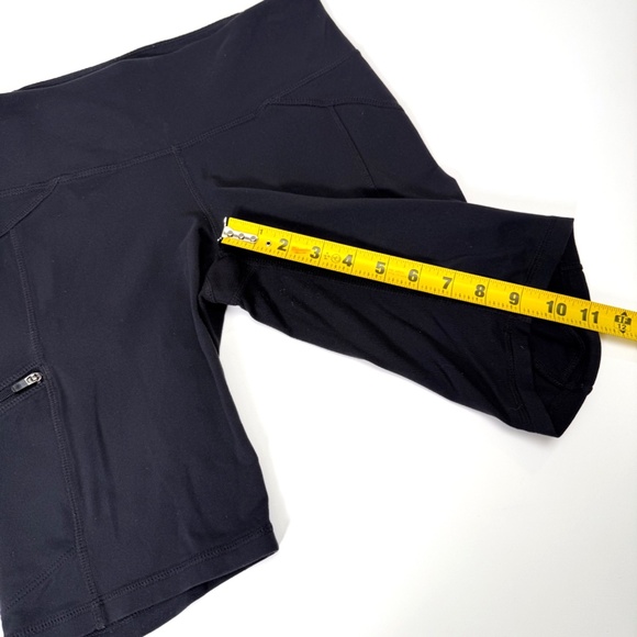 🖤 Athleta Black Bike Shorts – Size Small – Zipper Pockets – Retail: $75 - Picture 4 of 11